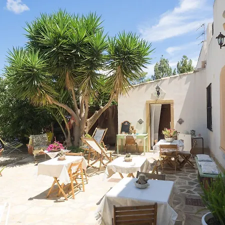 Le Macine 1868 Couette-café 4*